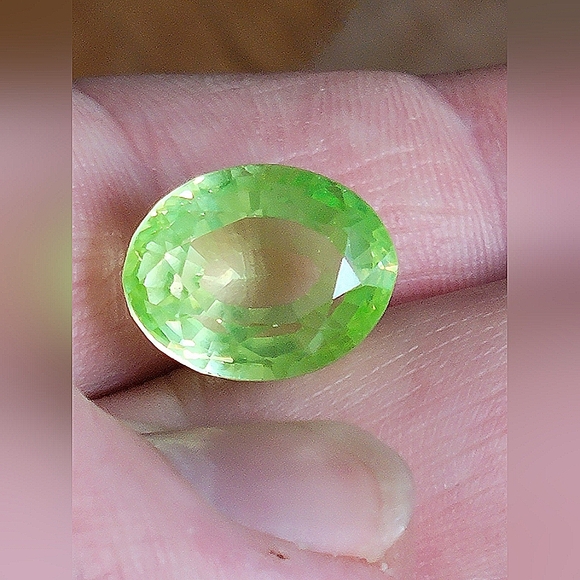 Natural Prehnite Oval Cut Loose Gemstone 15.70ct 15x12mmx9mm - Picture 1 of 11